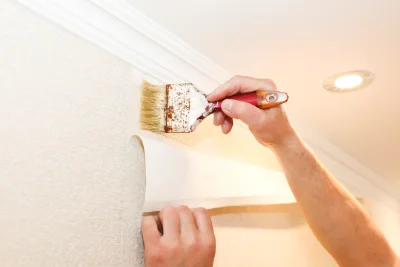 Pose de papier peint à Puybegon — revêtements muraux et toiles de verre